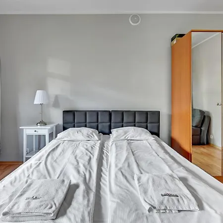 Zacisze & By Renters 아파트 소포트